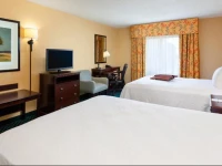 Hampton Inn & Suites Manchester 3*