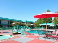 Econo Lodge Inn & Suites Carrollton 2*