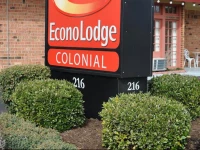 Econo Lodge Colonial 2*