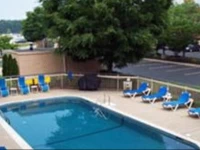 Quality Inn Newark 3*