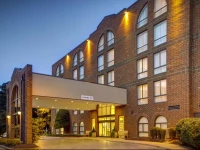 Embassy Suites Williamsburg 3*