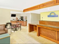 Days Inn Overland Park 2*