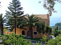 Green Hill Apartments 2*