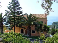 Green Hill Apartments 2*