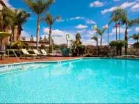 Holiday Inn Santa Ana-Orange County Airport 3*