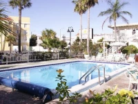 Sands Point Motel 2*