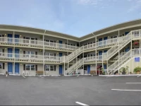 Crystal Sands Motel 2*