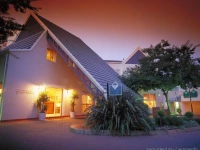 Courtyard Hotel Sandton 4*