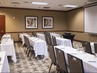 Hilton Suites Brentwood 4*