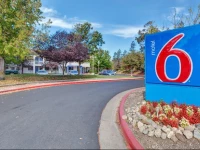 Motel 6 Santa Rosa North 2*