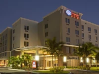 Comfort Suites Miami Airport North 3*