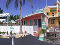 Shipwreck Motel 2*