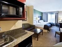Holiday Inn Express Hotel & Suites Phoenix-Glendale 3*
