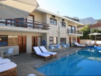 Camps Bay Resort 3*