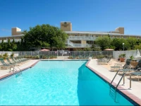 Quality Inn Oceanfront 2*