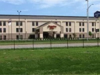 Hampton Inn Hutchinson 3*