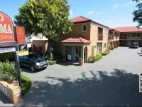 Roma on Riccarton Motel 4*