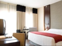 NH Barcelona Eixample 3*