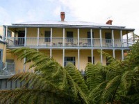 The Lodge on Elizabeth 4*