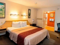 Red Roof Inn Greensboro Coliseum 2*