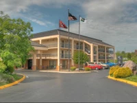 Quality Inn Merchants Drive 2*