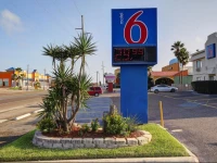 Motel 6 South Padre Island 2*