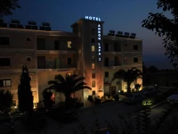 Andon Lapa I Pare Hotel 3*