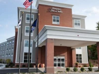 Hampton Inn & Suites Exeter 4*
