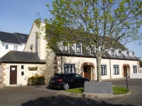 Uplands Apartments 3*