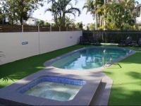 Noosa Parade Holiday Inn 4*