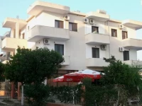 TaniS Bar & Guesthouse