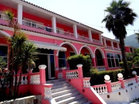 Pink Palace 3*
