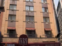 Broadway Plaza 3*