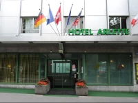 Arlette Beim Hauptbahnhof 3*