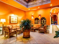 Patio de la Alameda 3*