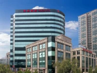 Howard Johnson Paragon 4*