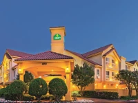 La Quinta Inn & Suites Dallas DFw Airport North 2*