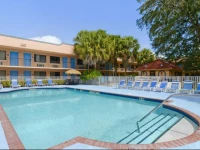 Travelodge Suites East Gate Orange 2*