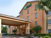 Holiday Inn Express Hotel & Suites Bonita Springs 3*