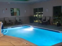 Comfort Suites Bentonville 2*