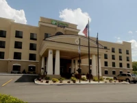 Holiday Inn Express Somerset 2*