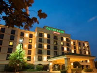 Courtyard Louisville Airport 3*