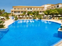 Barrosa Garden 4*