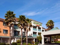 Courtyard Oakland Airport 3*