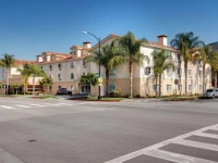 Best Western Media Center Inn & Suites 3*