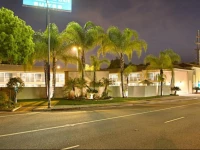 Burbank Inn and Suites 3*
