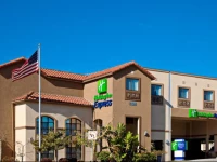 Holiday Inn Express Hotel & Suites Hermosa Beach 3*