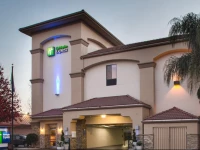 Holiday Inn Express Redwood City Central 2*