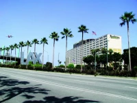Radisson Los Angeles Airport Hotel 4*