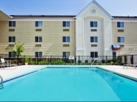 Candlewood Suites Savannah Airport